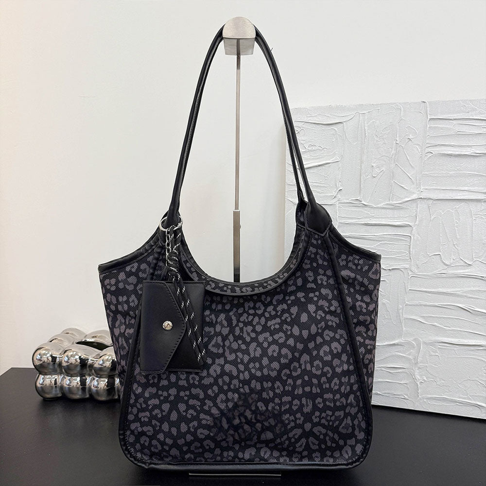 #258 women's new underarm bag shoulder bag portable Leopard print bag